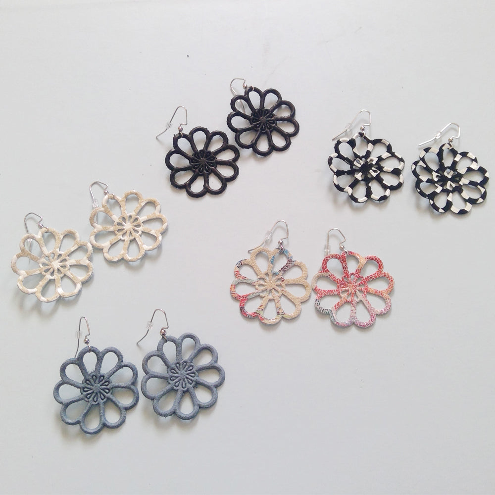 Day's Eye Flower Earrings