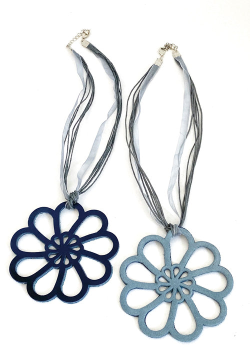 Day's Eye Ribbon and Lace Necklace