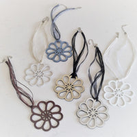 Day's Eye Ribbon and Lace Necklace